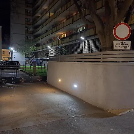 Апартаменти Harbour Пула